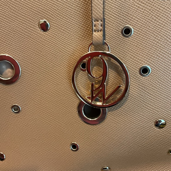 Nine West Large Tan Tote Bag NWOT Removable inner bag included - Picture 11 of 11